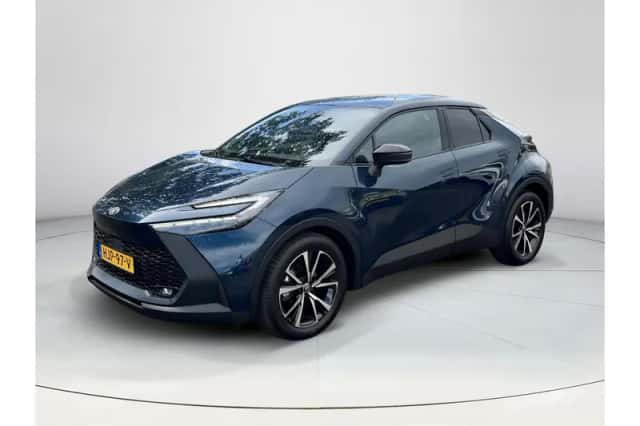 Toyota C-HR (2025) thumbnail 1