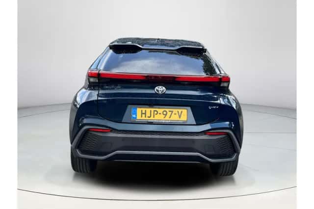 Toyota C-HR (2025) thumbnail 4