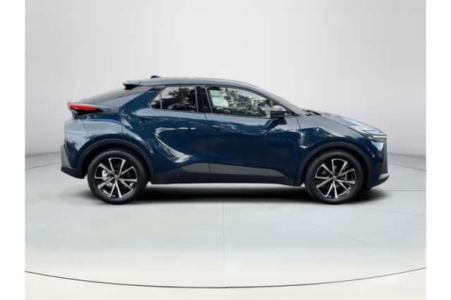 Toyota C-HR (2025) thumbnail 6