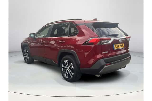 Toyota RAV4 (2022) thumbnail 3