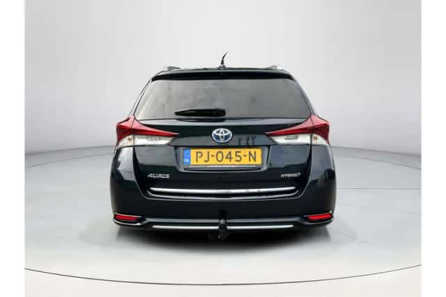Toyota Auris (2017) thumbnail 4