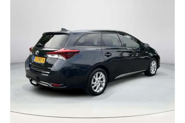 Toyota Auris (2017) thumbnail 5