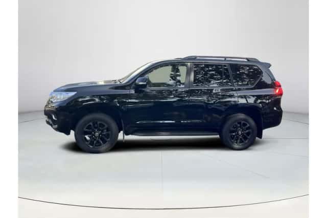 Toyota Land Cruiser (2022) thumbnail 2