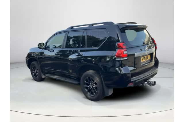 Toyota Land Cruiser (2022) thumbnail 3