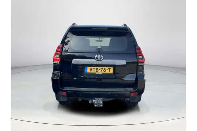 Toyota Land Cruiser (2022) thumbnail 4
