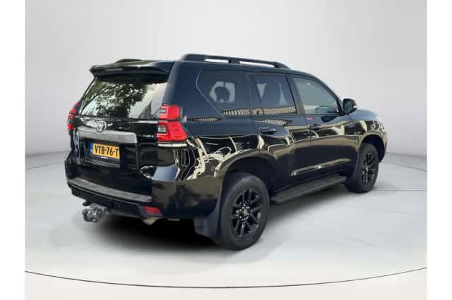 Toyota Land Cruiser (2022) thumbnail 5