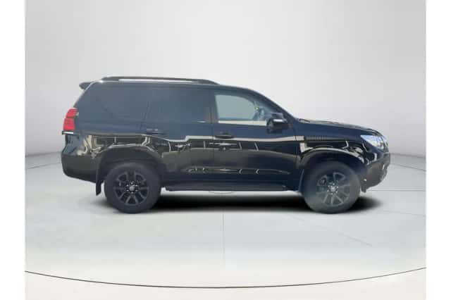 Toyota Land Cruiser (2022) thumbnail 6