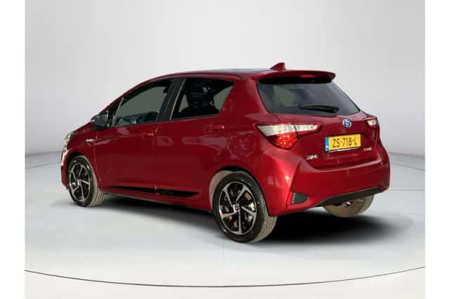 Toyota Yaris (2019) thumbnail 3