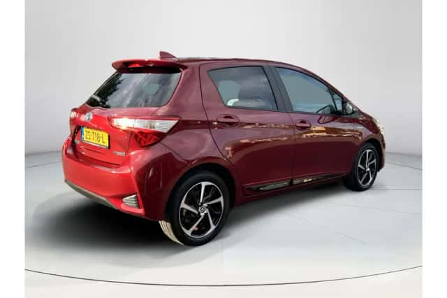 Toyota Yaris (2019) thumbnail 5