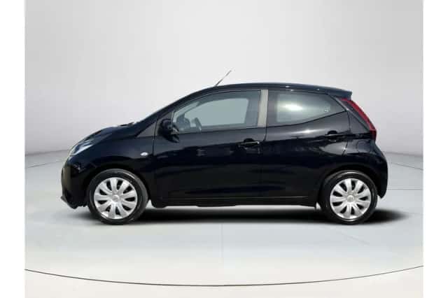 Toyota Aygo (2021) thumbnail 2