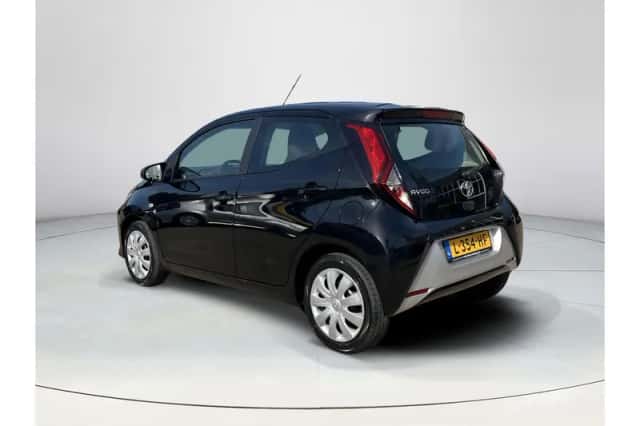 Toyota Aygo (2021) thumbnail 3