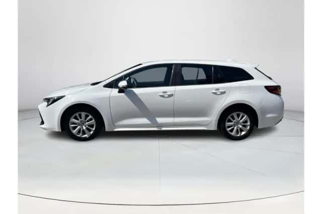 Toyota Corolla (2021) thumbnail 2