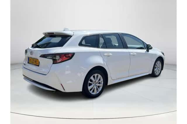 Toyota Corolla (2021) thumbnail 5