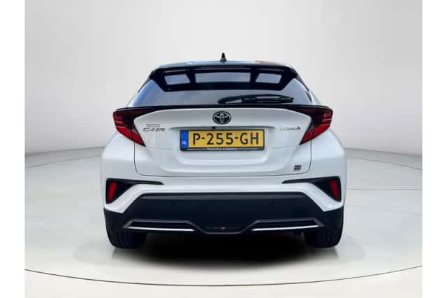 Toyota C-HR (2022) thumbnail 4