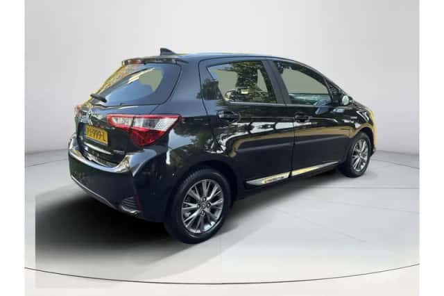 Toyota Yaris (2017) thumbnail 5
