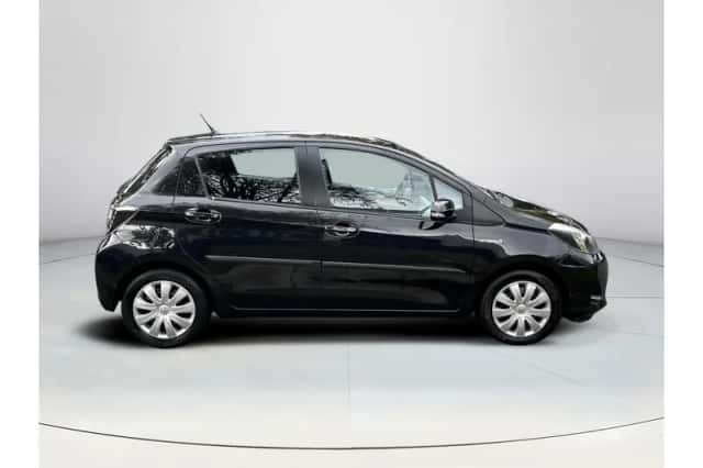 Toyota Yaris (2013) thumbnail 6