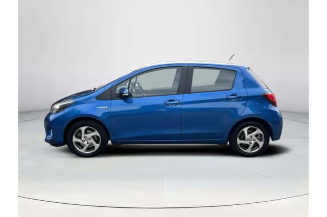 Toyota Yaris (2017) thumbnail 2
