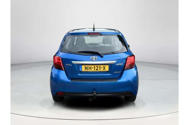 Toyota Yaris (2017) thumbnail 4