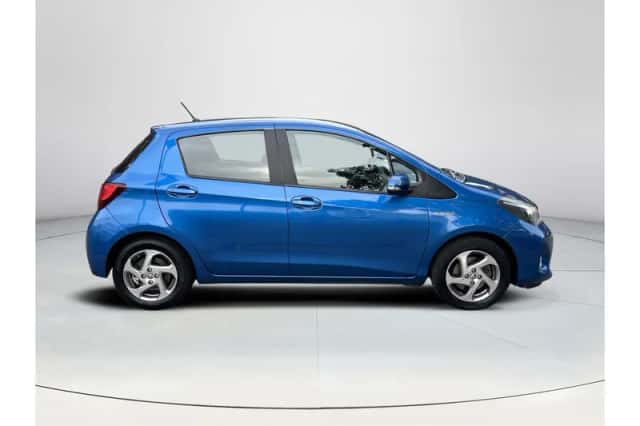 Toyota Yaris (2017) thumbnail 5