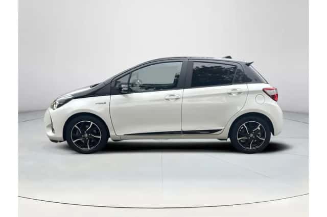 Toyota Yaris (2018) thumbnail 2