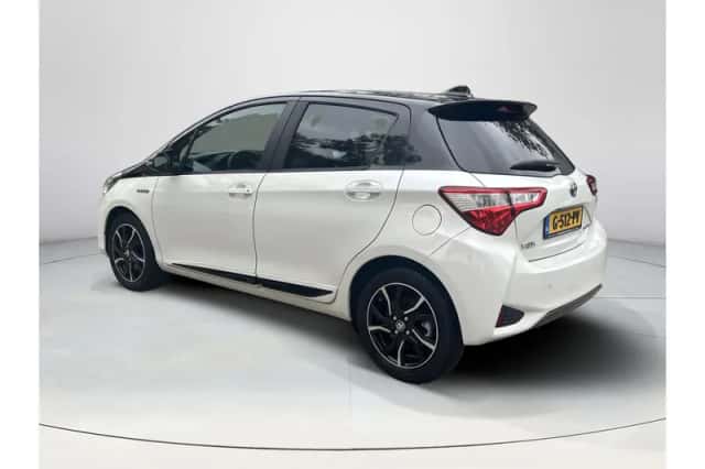 Toyota Yaris (2018) thumbnail 3