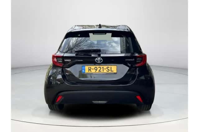 Toyota Yaris (2022) thumbnail 4