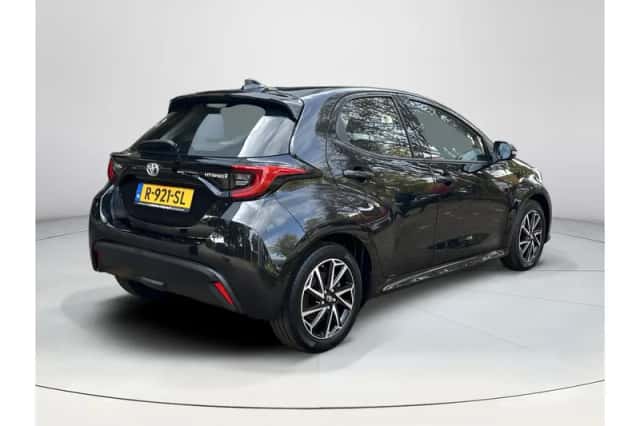 Toyota Yaris (2022) thumbnail 5