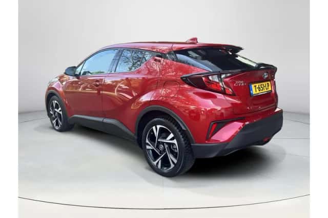 Toyota C-HR (2023) thumbnail 3