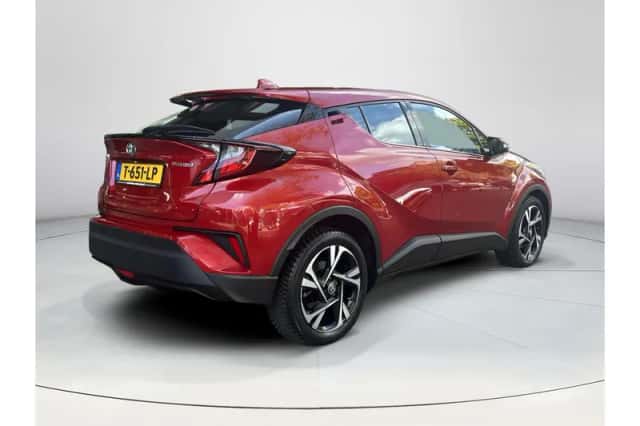 Toyota C-HR (2023) thumbnail 5
