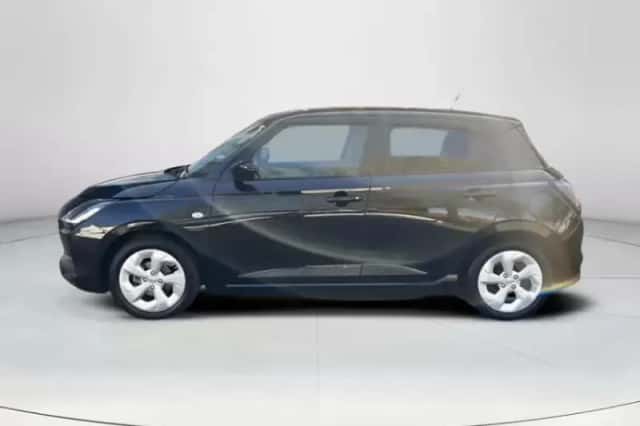 Suzuki Swift (2025) thumbnail 2