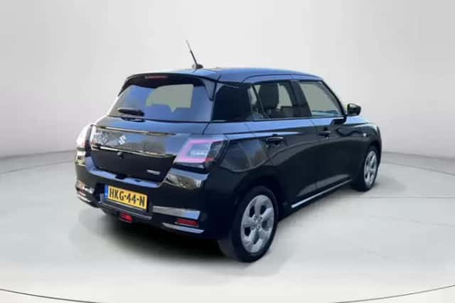 Suzuki Swift (2025) thumbnail 5