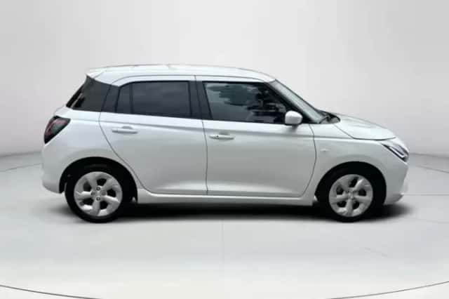 Suzuki Swift (2025) thumbnail 6