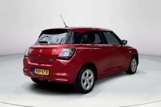 Suzuki Swift (2025) thumbnail 5
