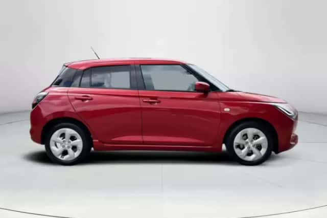 Suzuki Swift (2025) thumbnail 6