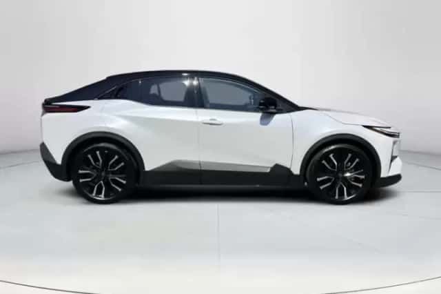 Toyota C-HR+ (2026) thumbnail 6