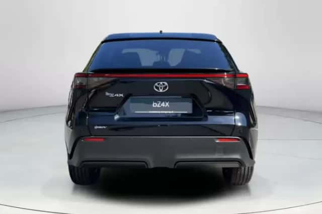 Toyota bZ4X (2026) thumbnail 4