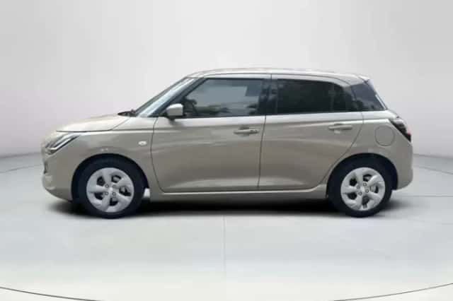 Suzuki Swift (2025) thumbnail 2