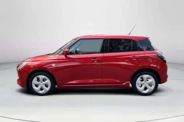 Suzuki Swift (2025) thumbnail 2