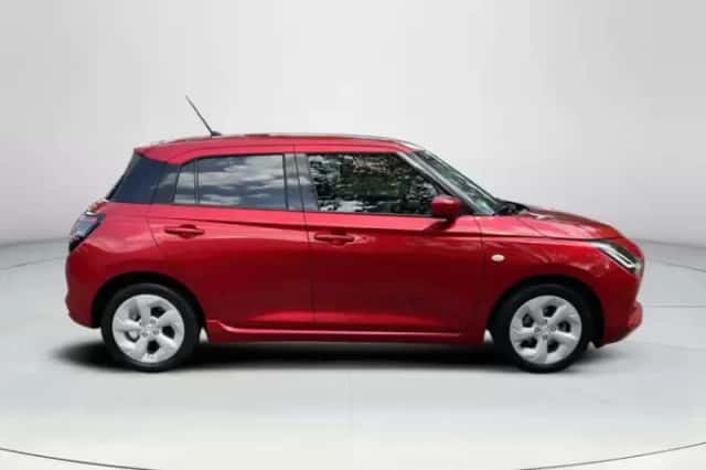 Suzuki Swift (2025) thumbnail 6