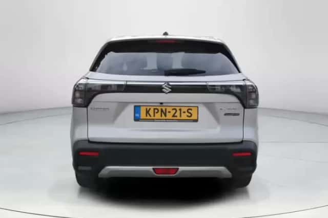 Suzuki S-Cross (2023) thumbnail 4