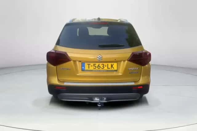 Suzuki Vitara (2023) thumbnail 4