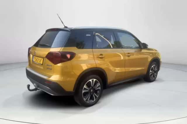 Suzuki Vitara (2023) thumbnail 5