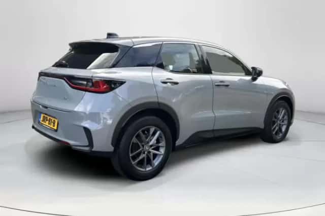 Lexus LBX (2024) thumbnail 5