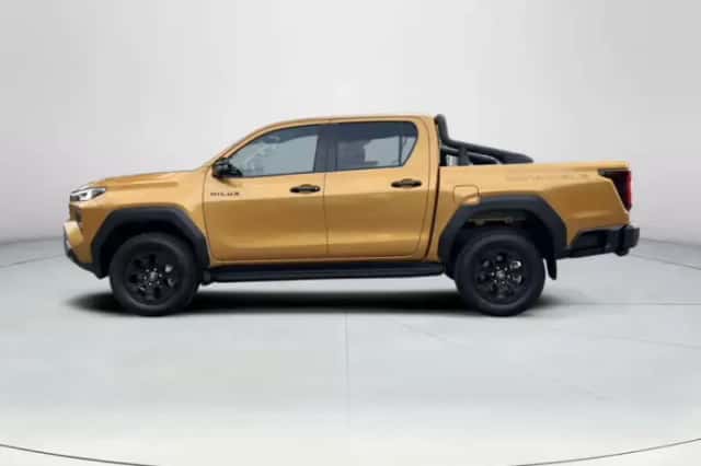 Toyota Hilux (2026) thumbnail 2