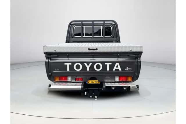 Toyota Land Cruiser (2024) thumbnail 4