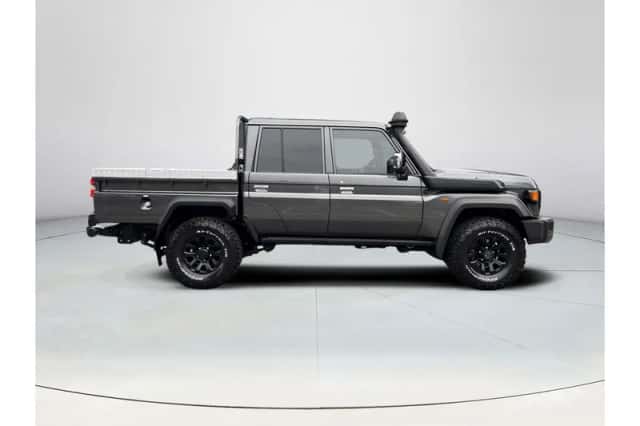 Toyota Land Cruiser (2024) thumbnail 6