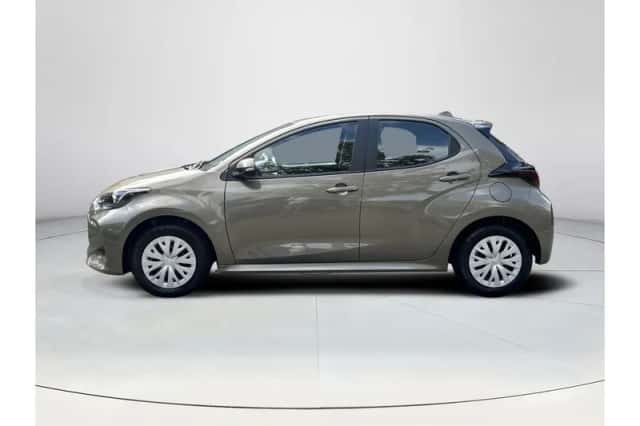Toyota Yaris (2024) thumbnail 2