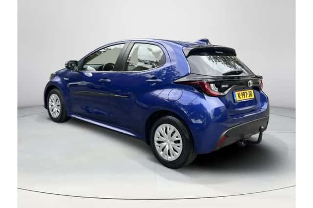Toyota Yaris (2020) thumbnail 3