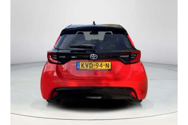 Toyota Yaris (2022) thumbnail 4