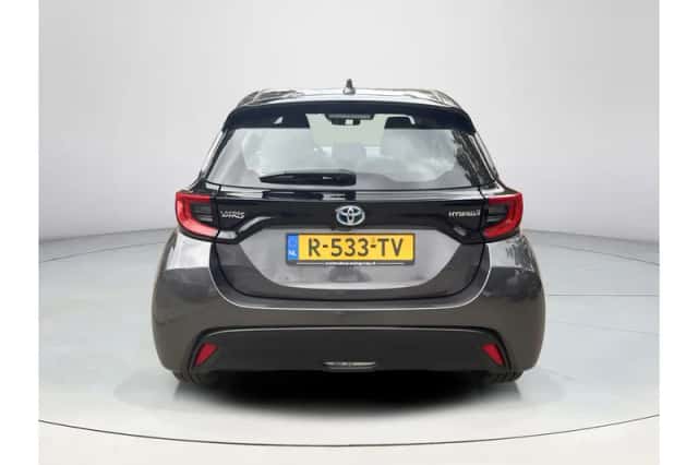 Toyota Yaris (2022) thumbnail 4